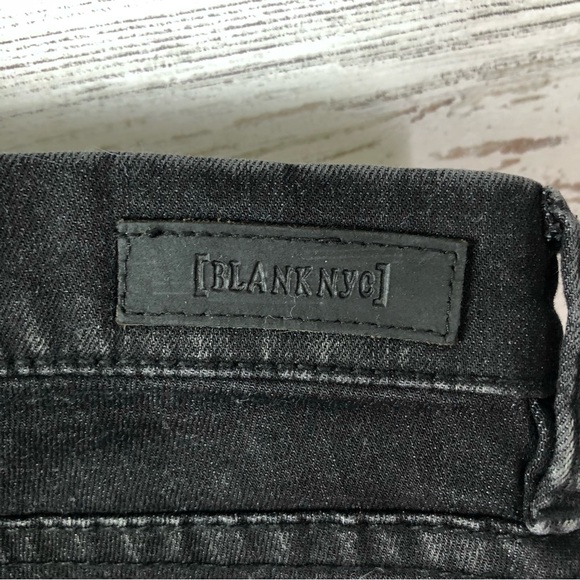 BLANK NYC Two Toned Raw Hem Skinny Jeans Low Rise 26 Black Blue - Picture 8 of 9